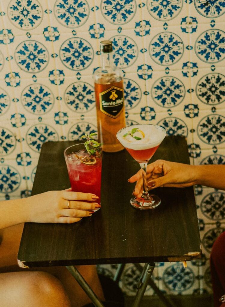 Brinde perfeito com drinks com Santo Mel